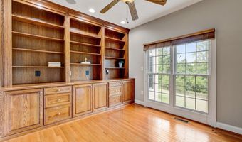 24188 SPRING MEADOW Cir, Aldie, VA 20105