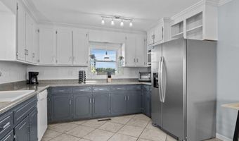 205 Barefoot Ln, Atlantic Beach, NC 28512