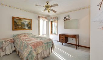 200 GREENTREE Cir, Aurora, OH 44202