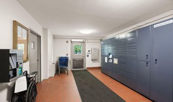 4977 BATTERY Ln 1-711, Bethesda, MD 20814