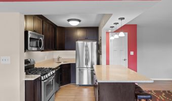 2016 N ADAMS St 508, Arlington, VA 22201
