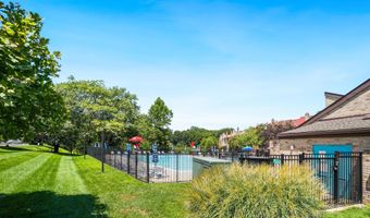 7602 WESTLAKE Ter 19, Bethesda, MD 20817