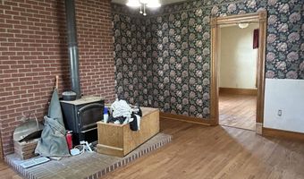 911 Pine St, Atlantic, IA 50022