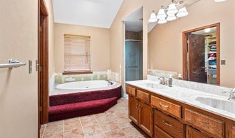 15120 Briarwood Dr, Basehor, KS 66007