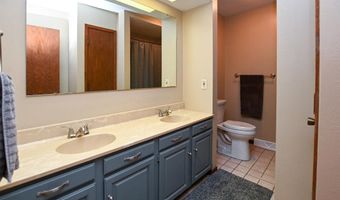 508 Rosemary Ln, Anamosa, IA 52205