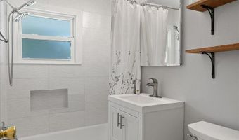 7408 CONVAIR Dr, Alexandria, VA 22306
