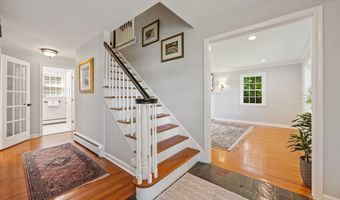 475 Riverside Dr, Cheshire, CT 06410