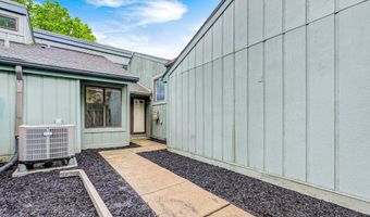 5097 Vantage Point Rd B 2, Avon, IN 46123