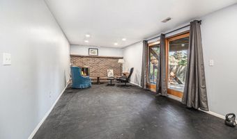 2576 Packard St, Ann Arbor, MI 48104