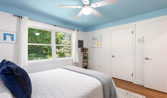 71 Primrose Hill Rd, Barrington, RI 02806