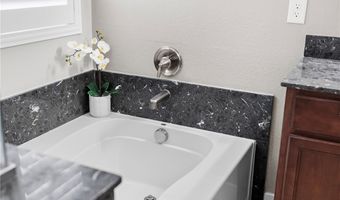 5627 Spanish Valor Rd, Las Vegas, NV 89135