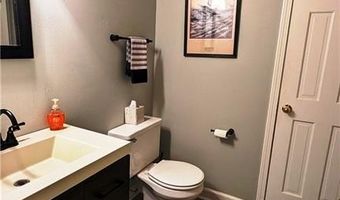 222 Shallowbrook Dr, Advance, NC 27006