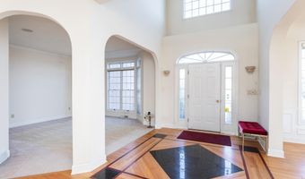 4 Hilander Dr, Albany, NY 12211