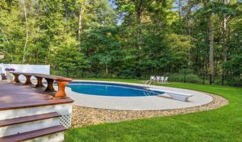 19 Tamarack Ln, Amherst, NH 03031