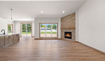 5728 W SPENCER St, Appleton, WI 54914