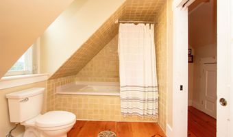 391 Bimson Dr, Barnet, VT 05821