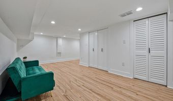 305 34TH Pl NE, Washington, DC 20019