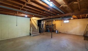 207 N 10th St, Albia, IA 52531