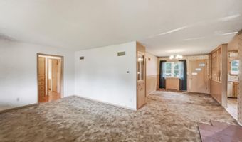 203 E College St, Ash Grove, MO 65604