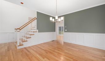 74 Cardinal Rd, Cranston, RI 02921