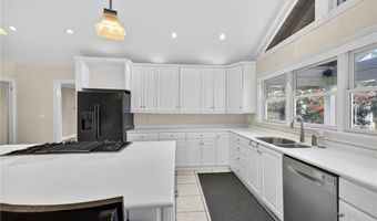 1040 Lindridge Dr NE, Atlanta, GA 30324