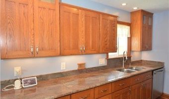759 Tallkron Dr, Akron, OH 44305