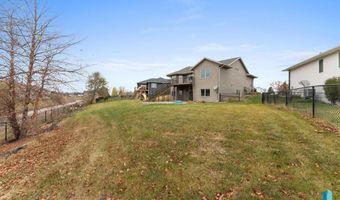 816 N Snowberry Cir, Brandon, SD 57005