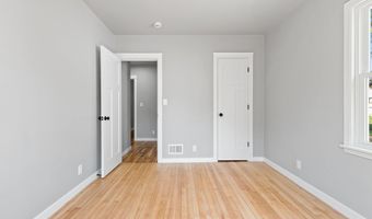 822 W FRANCES St, Appleton, WI 54914