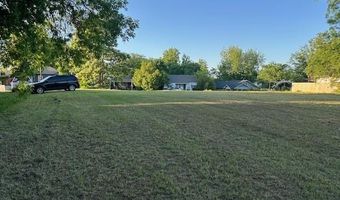 923 W Minnesota Ave, Chickasha, OK 73018