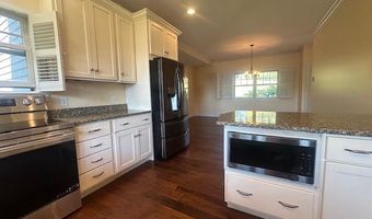 11 Treat St, Belfast, ME 04915