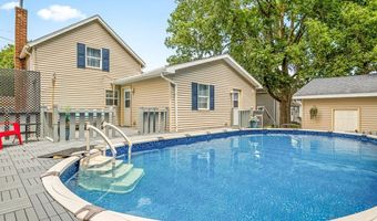 29 W Main St, Amboy, IL 61310