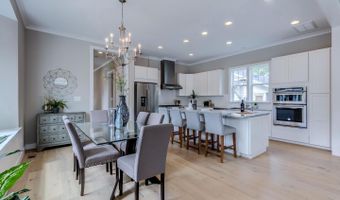 934 19TH St S, Arlington, VA 22202