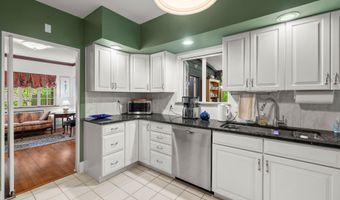 535 Forest Glen St, Ames, IA 50014