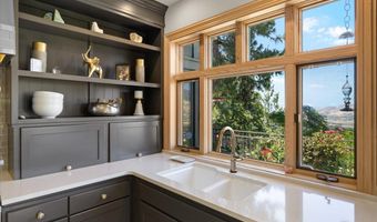 500 Ashland Loop Rd, Ashland, OR 97520