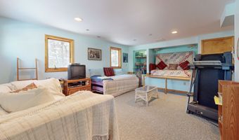 29 Carol St, Danbury, CT 06810