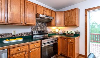 156 Sherwood Cir, Brattleboro, VT 05301