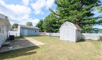 422 Maple Dr, Belford, NJ 07718