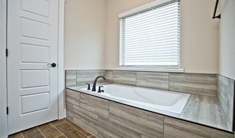 3607 SW Carter Rd, Bentonville, AR 72713