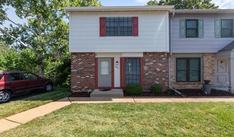 2376 Hiddengarden Ct, Ballwin, MO 63021