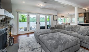 156 N Lake Shore Dr, Brookfield, CT 06804