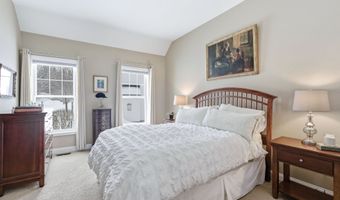 32 Peacock Brook Ln, Amherst, NH 03031