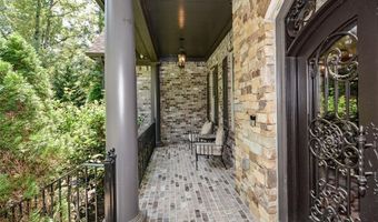 2210 Spalding Dr, Atlanta, GA 30350
