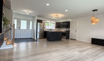 2305 N Williamsburg St, Arlington Heights, IL 60004