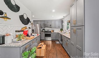 1027 Dresden Dr W, Charlotte, NC 28205
