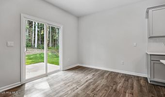 1049 Misty Creek Dr, Aberdeen, NC 28315