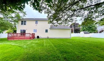 2 Hayes St, Johnston, RI 02919
