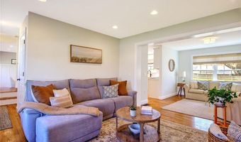 7 Court Ave, Barrington, RI 02806