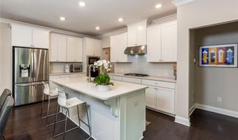 1616 Prestwick Ln, Dunwoody, GA 30338