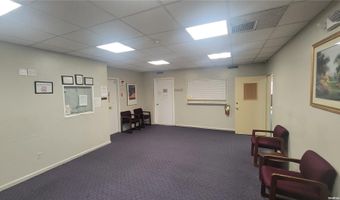 365 Broadway, Amityville, NY 11701