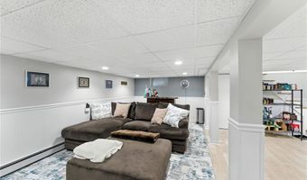 54 Novelty Rd, Warwick, RI 02889